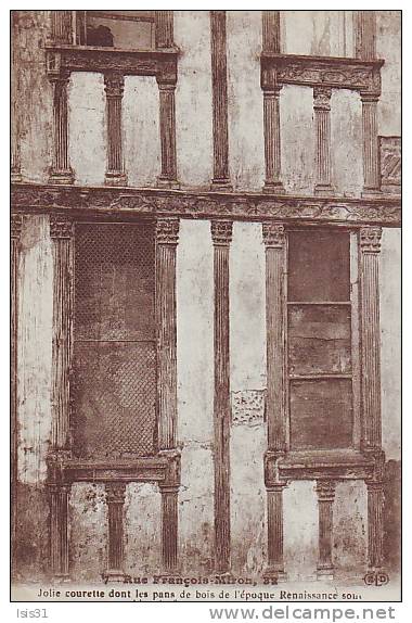 Dép 75 - Q906 - Paris - Arrondissement: 04 - Rue François Miron, 32 - Jolie courette - bon état général