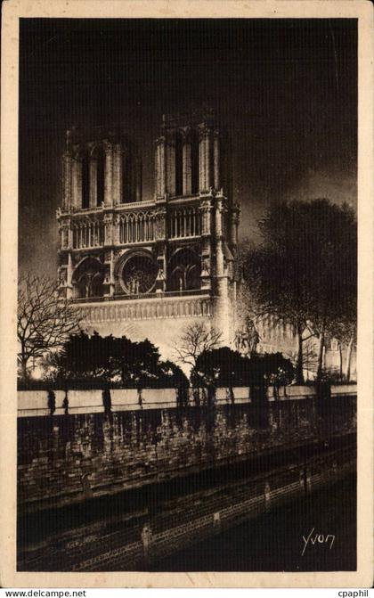 Paris CPA Notre Dame