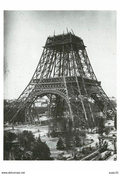 Dép 75 - Paris - Arrondissement 07 - Construction de la Tour Eiffel - Moderne grand format - bon état général