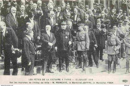 Carte Postale - Reproduction CPA - 75 Paris - Les Fêtes de la Victoire 1919 - Sur les marches de l'Hotel de Ville M poin
