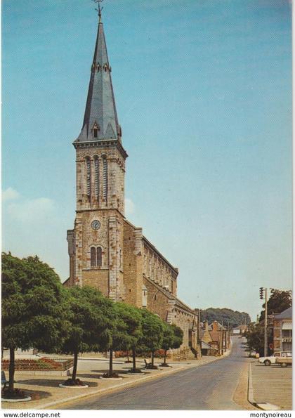 Orne :  prés  Flers :  ATHIS  de  L '  Orne : place de l '  église