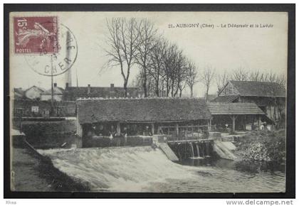 18 Aubigny-sur-Néré 21. AUBIGNY (Cher) - Le Déversoir et le Lavoir lavoir deversoir la D18D K18015K C18015C RH006459