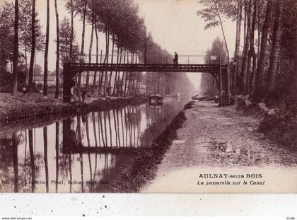 AULNAY-SOUS-BOIS LA PASSERELLE SUR LE CANAL