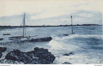 (326) AK Angoulins-sur-Mer, Segelboot am Strand, um 1939