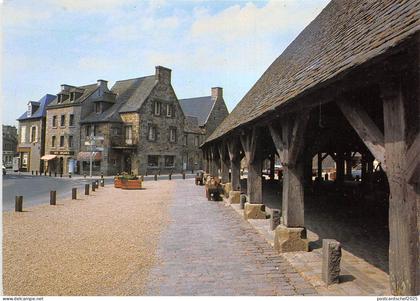 B50233 Plouescat Les halles et la place   france