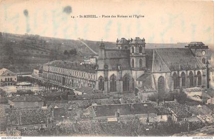 B5771 St Mihiel Place des Moines et l`Eglise