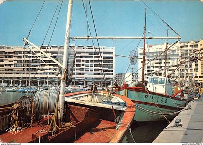 BR23932 Saint Cyprien Plage ship bateaux  france