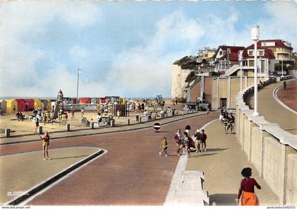 BR27420 Criel sur mer jeux d enfants france