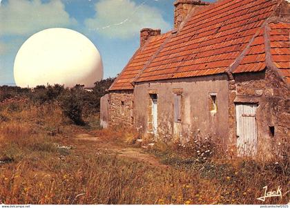 BT8981 La Cote de Granit ROse Pleumeur Bodou le radome         France