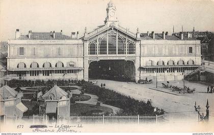 lot290  amiens  station la gare railway station france