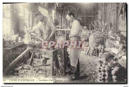REPRO Types d'Auvergne Interieur d'une Fabrique de Sabot