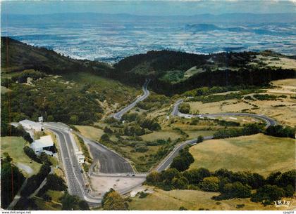 CPM Auvergne Vue aerienne du circuit des Monts d'auvergne
