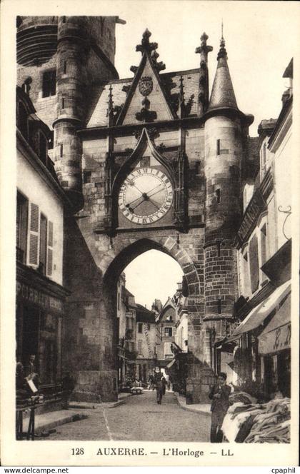CPA Auxerre L'Horloge