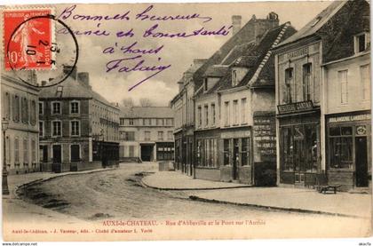 CPA AUXI-le-CHATEAU - Rue d'abbeville (197646)