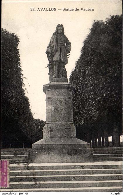 Avallon CPA Statue de Vauban