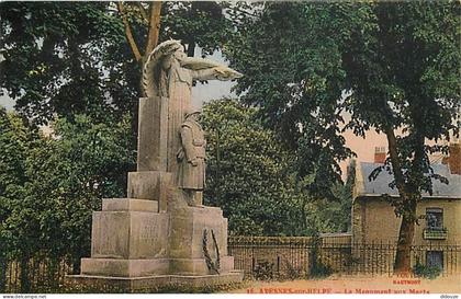 Carte Postale Ancienne - 59 - Avesnes sur Helpe - Le Monument aux Morts - Colorisée - Oblitération ronde de 1934 - CPA -