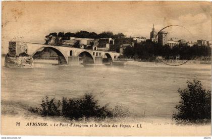 CPA AVIGNON - Le Pont d'AVIGNON et le Palais des Papaes (511664)