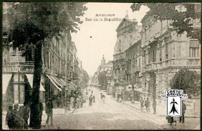84 Avignon - AVIGNON  Rue de la République - cpa