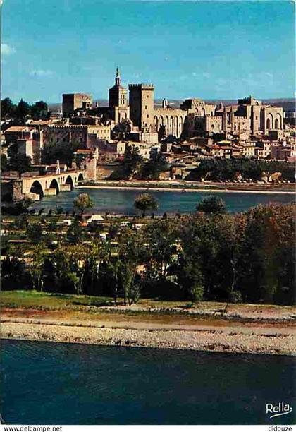 84 - Avignon - Le Pont Saint Bénézet - Le Petit Palais et le Palais des Papes vus de la Tour Philippe le Bel - Flamme Po