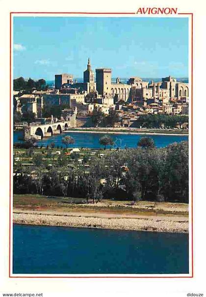 84 - Avignon - Le Rhone - Le Pont Saint Bénézet - Le Palais des Papes - Etat coups visible - CPM - Voir Scans Recto-Vers