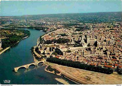 84 - Avignon - Vue aérienne de la Vallée du Rhône du Palais des Papes et du Pont St-Bénézet  - CPM - Voir Scans Recto-Ve