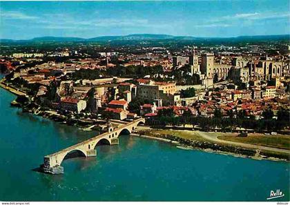 Carte Postale - 84 - Avignon - Vue Générale aérienne sur le Pont Saint Bénézet le Petit Palais et le Palais des Papes -