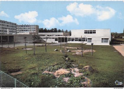 91 BALLANCOURT SUR ESSONNE LE LYCEE DU SAUSSAYE