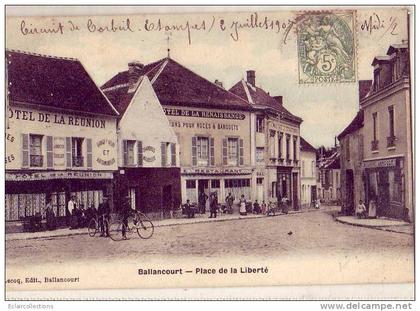 Ballancourt sur Essonne      91       La  Place  (voir scan)