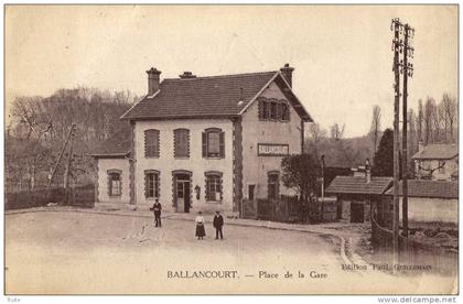 BALLANCOURT-SUR-ESSONNE PLACE DE LA GARE GARE ANIMEE