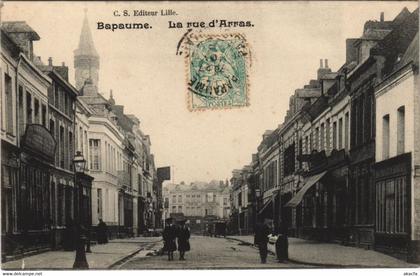CPA BAPAUME-La rue d'ARRAS (45673)