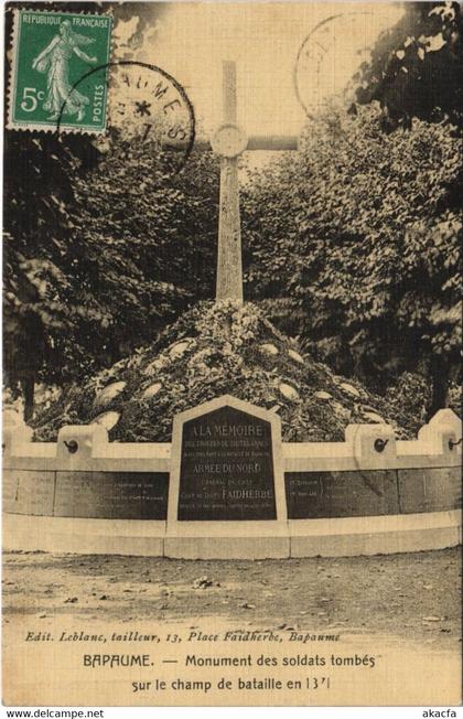 CPA BAPAUME-Monument des soldats tombés (45658)