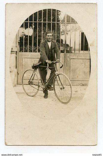carte photo ancienne.Monsieur Joseph de Bar-Sur-Aube à vélo,Bicyclette.voir inscription au verso