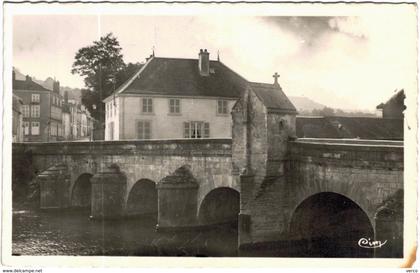 Carte Postale Ancienne de BAR SUR AUBE-Pont d'Aube