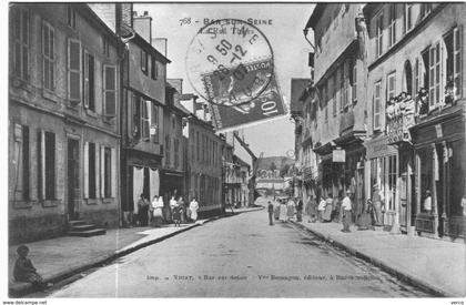 Carte Postale Ancienne  De BAR SUR SEINE-Rue Thiers