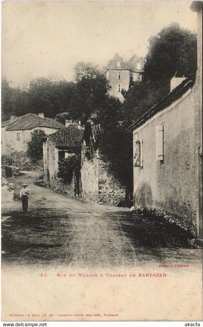 CPA Rue du Village & Chateau de BARBAZAN (142711)