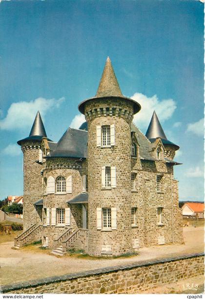 CPM En Normandie Le Chateau de Barneville