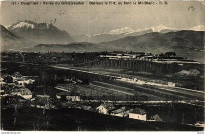 CPA Dauphiné - Vallée du GRÉSIVAUDAN - BARRAUX le fort au fond le M. B (433528)