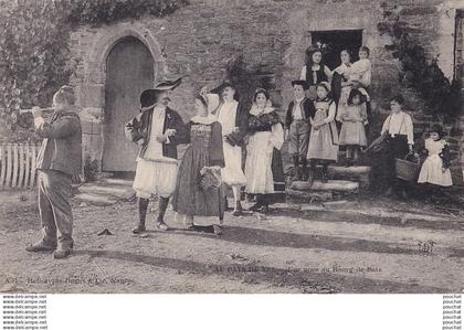 B20-44) AU PAYS DU SEL - UNE NOCE AU BOURG DE BATZ - EDIT. DUGAS , NANTES - 2 SCANS