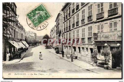 CPA Bayonne La rue Thiers