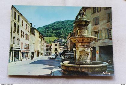Cpm, Beaujeu, place de la fontaine, Rhône 69