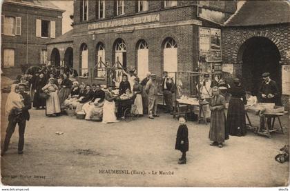 CPA BEAUMESNIL - Le Marché (148304)
