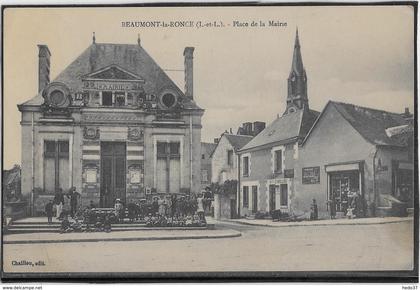 Beaumont la Ronce - Place de la Mairie