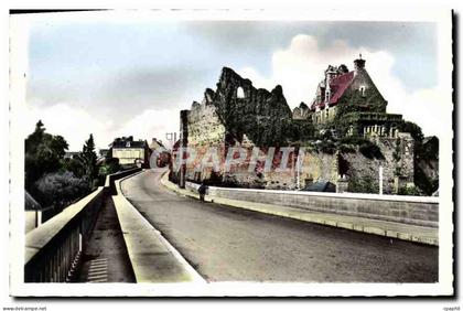 CPA Beaumont sur Sarthe Entree de Ville et Vieux Chateau