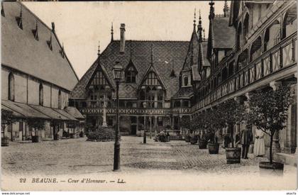 CPA BEAUNE - Cour d'Honneur (115978)
