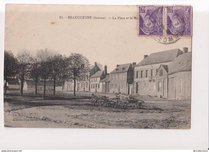 Beauquesne - la place et la mairie