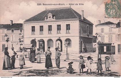 BEAUVOIR SUR NIORT HOTEL DE VILLE