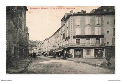 Bédarieux (Hérault) – La Rue de la République – France