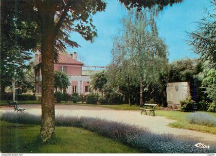 CPM Bellac (Haute Vienne) le Monument Jean Giraudoux