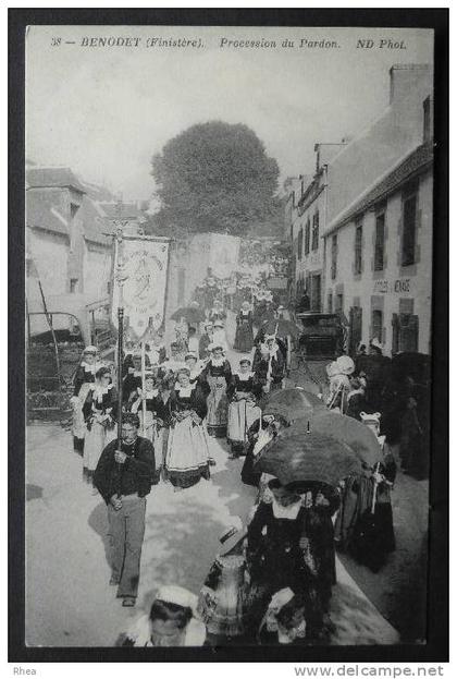 29 Bénodet religion procession banniere    D29D  K29058K  C29006C RH025516