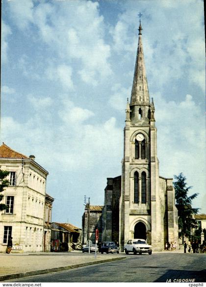 CPSM Reignac de Blaye L'Eglise et la Poste